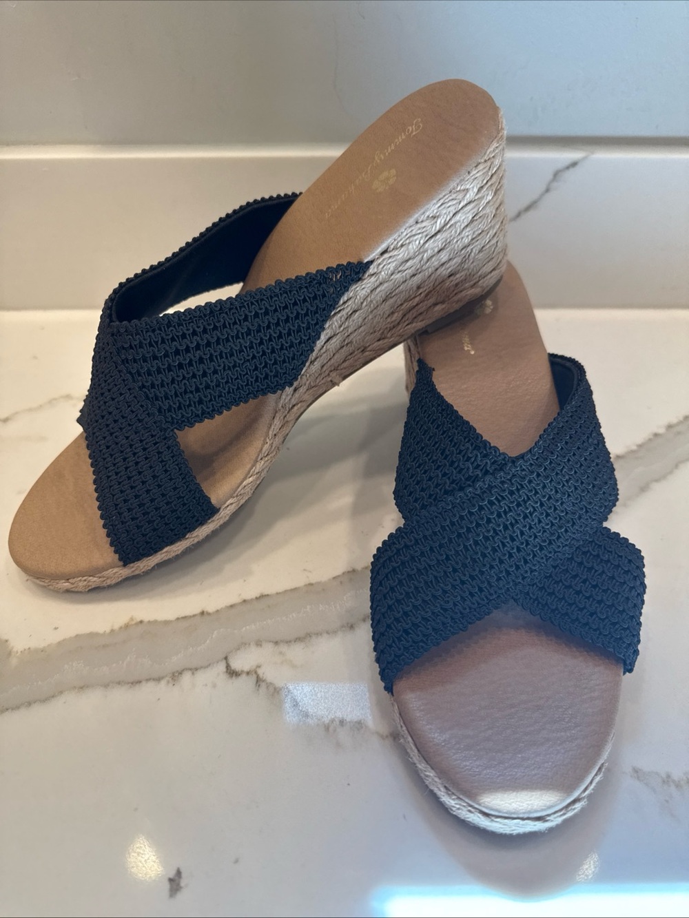 Tommy Bahama Black Suzette Crisscross Espadrille Wedge Sandals EUC 9.5